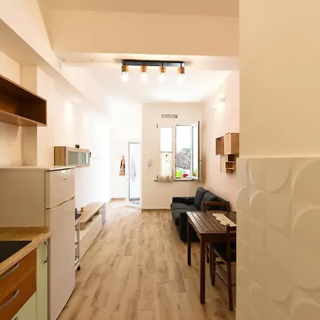 La Piramide Apartment